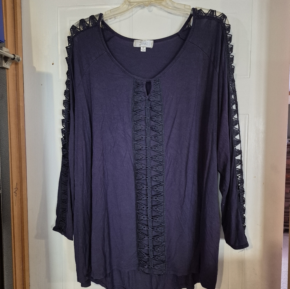 Elegant Women's Navy Crochet Detail Blouse